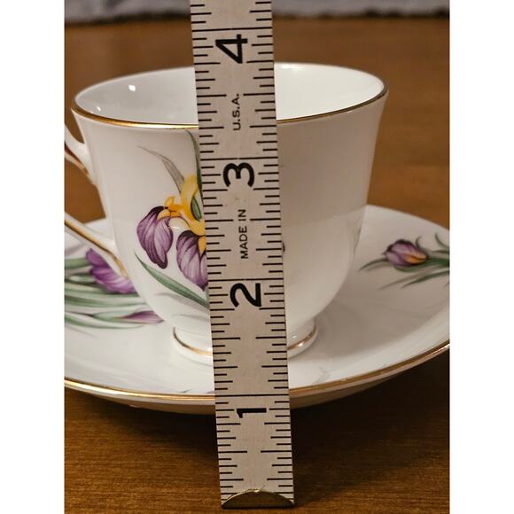 Royal Duchess Iris Teacup and Saucer Bone China Made in England 1977 (Gg285) - Picture 10 of 10
